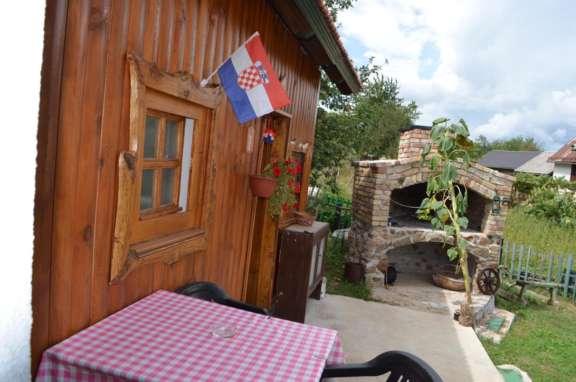 Apartamento Ivona - Kuca Za Odmor Perusic - Stara Lika Exterior foto